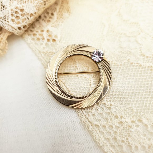 Vtg Minimalist Gold Tone Brooch with Rhinestone O Shape Penannular Circle Pin - Picture 4 of 7